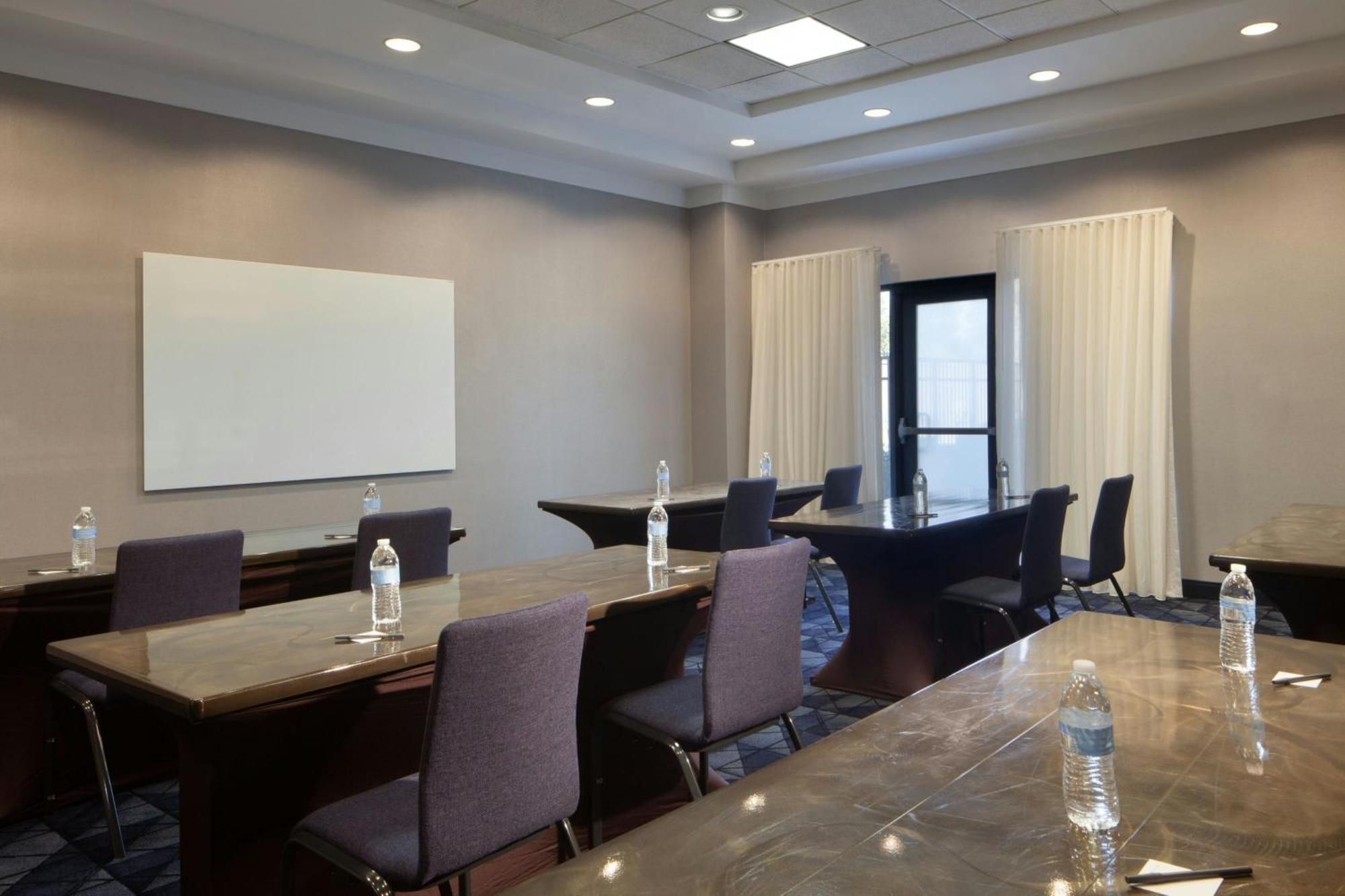 Courtyard By Marriott Newark Silicon Valley Εξωτερικό φωτογραφία