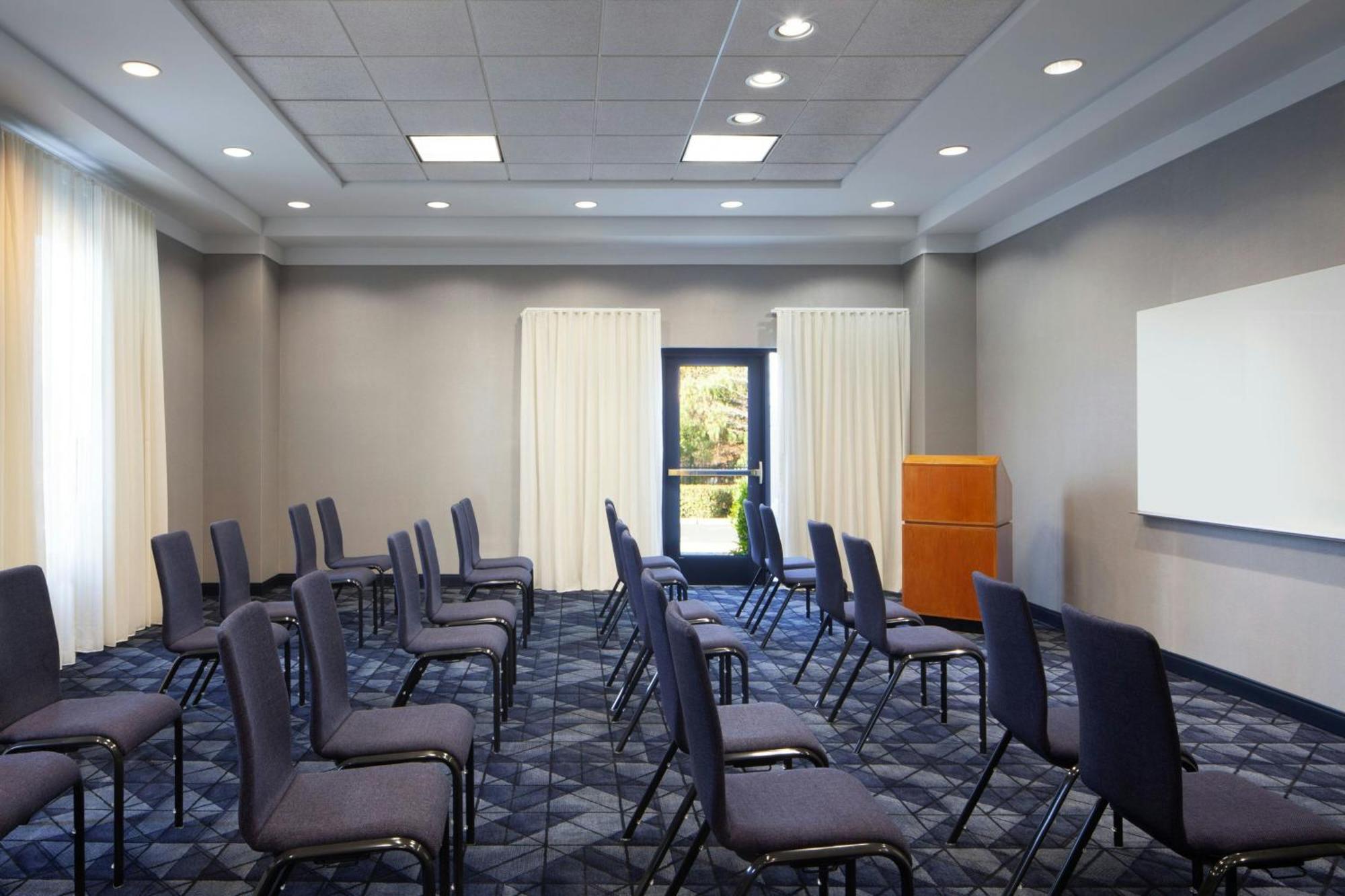 Courtyard By Marriott Newark Silicon Valley Εξωτερικό φωτογραφία